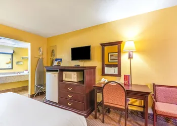 Americas Best Value Inn Elk City hotel thumbnail 4