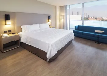 Holiday Inn Monterrey - Parque Fundidora by IHG hotel thumbnail 8