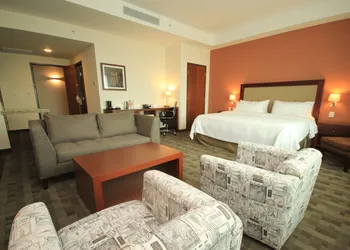 Holiday Inn Leon Plaza Mayor by IHG hotel thumbnail 3