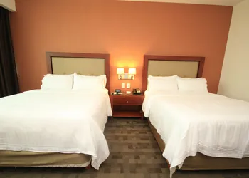 Holiday Inn Leon Plaza Mayor by IHG hotel thumbnail 4