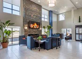 Comfort Suites St. Louis - Sunset Hills hotel thumbnail 3