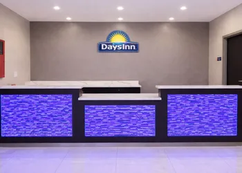 Days Inn & Suites by Wyndham Tomball/Houston NW hotel thumbnail 4
