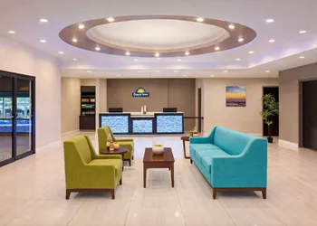 Days Inn & Suites by Wyndham Tomball/Houston NW hotel thumbnail 5