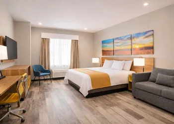 Days Inn & Suites by Wyndham Tomball/Houston NW hotel thumbnail 8