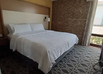 Holiday Inn McAllen – Medical Center Area by IHG hotel thumbnail 7