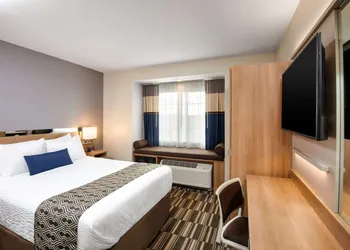Microtel Inn & Suites by Wyndham Farmington hotel thumbnail 5