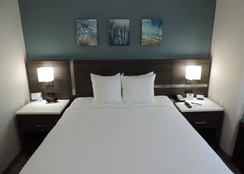 Spark by Hilton Clarion hotel thumbnail 8