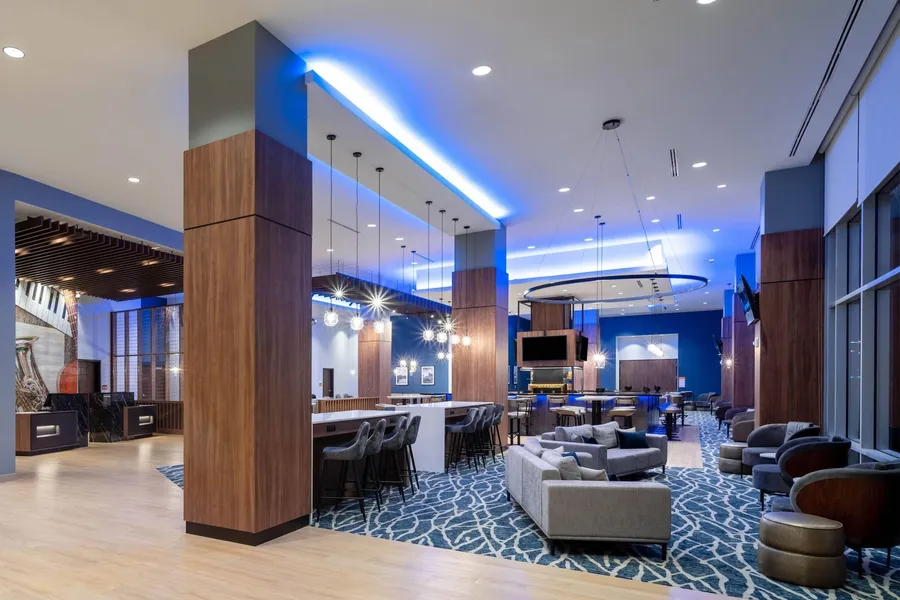 La Quinta Inn & Suites by Wyndham Nashville Downtown / Stadium hotel detail image 2