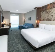 La Quinta Inn & Suites by Wyndham Nashville Downtown / Stadium hotel detail image 4