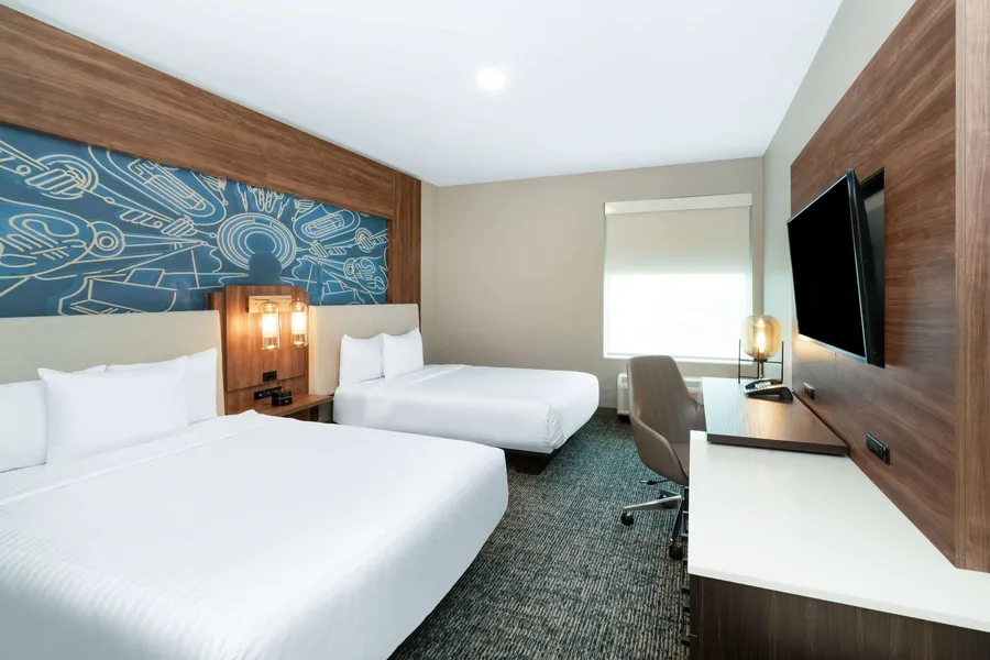 La Quinta Inn & Suites by Wyndham Nashville Downtown / Stadium hotel detail image 6
