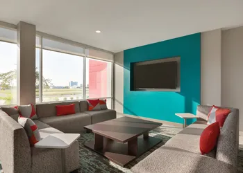 avid hotel Macon North by IHG hotel thumbnail 2