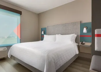 avid hotel Macon North by IHG hotel thumbnail 7