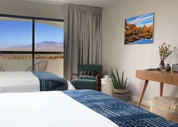 Azure Palm Hot Springs hotel thumbnail 5