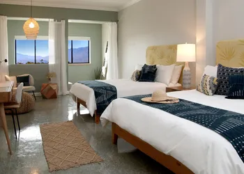 Azure Palm Hot Springs hotel thumbnail 7