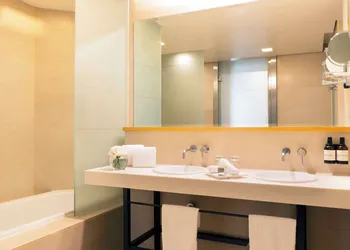 NH Collection Mexico City Airport T2 hotel thumbnail 7