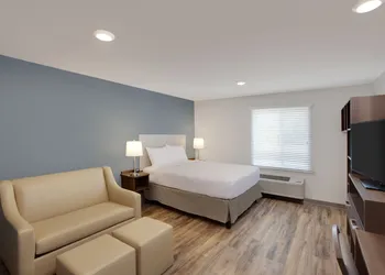 WoodSpring Suites San Antonio Stone Oak hotel thumbnail 8