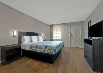 Studio 6 Denton, TX - UNT hotel thumbnail 7