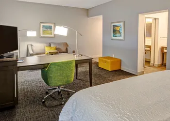 Hampton Inn & Suites San Jose Airport hotel thumbnail 6