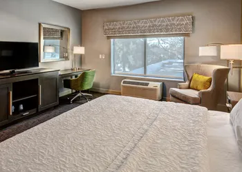 Hampton Inn & Suites San Jose Airport hotel thumbnail 8