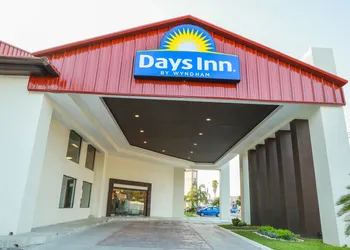 Days Inn by Wyndham Piedras Negras hotel thumbnail 2