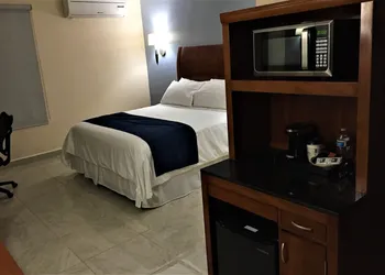 Days Inn by Wyndham Piedras Negras hotel thumbnail 6