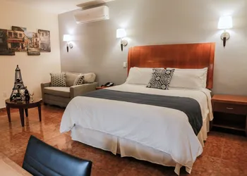 Days Inn by Wyndham Piedras Negras hotel thumbnail 8