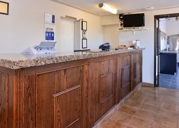 Economy Inn hotel thumbnail 3