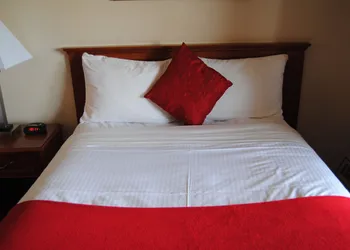 Economy Inn hotel thumbnail 5