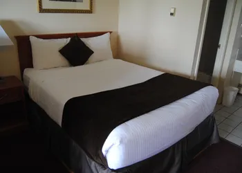 Economy Inn hotel thumbnail 7