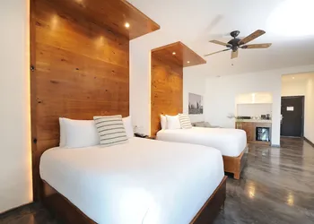 Bahia Hotel & Beach House hotel thumbnail 4
