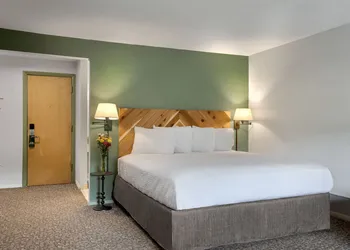 The Lodge at Mount Snow hotel thumbnail 4