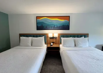 Howard Johnson by Wyndham Downtown Gatlinburg hotel thumbnail 8