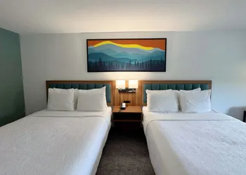 Howard Johnson by Wyndham Downtown Gatlinburg hotel thumbnail 8