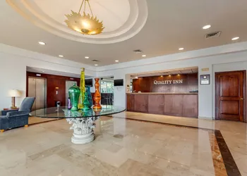 Quality Inn Monterrey La Fe hotel thumbnail 4
