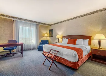 Quality Inn Monterrey La Fe hotel thumbnail 5