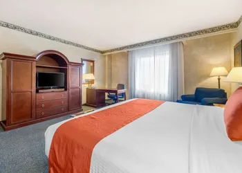 Quality Inn Monterrey La Fe hotel thumbnail 7