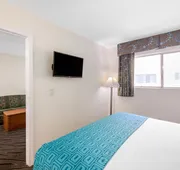 Howard Johnson Suites by Wyndham San Diego Chula Vista/BayFt hotel detail image 3