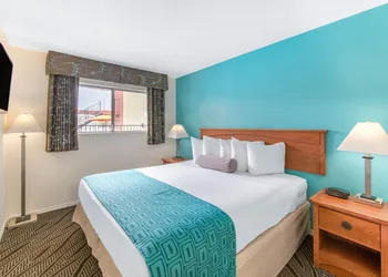 Howard Johnson Suites by Wyndham San Diego Chula Vista/BayFt hotel thumbnail 5