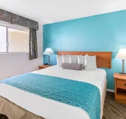 Howard Johnson Suites by Wyndham San Diego Chula Vista/BayFt hotel detail image 7