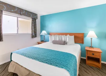 Howard Johnson Suites by Wyndham San Diego Chula Vista/BayFt hotel thumbnail 7