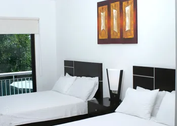Hotel Holly hotel thumbnail 7