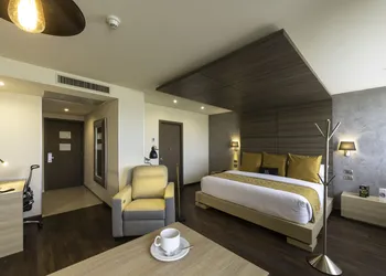 Hotel Riazor Aeropuerto hotel thumbnail 4