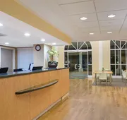 La Quinta Inn & Suites by Wyndham Sunrise hotel detail image 4