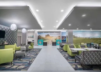 La Quinta Inn & Suites by Wyndham West Memphis hotel thumbnail 2