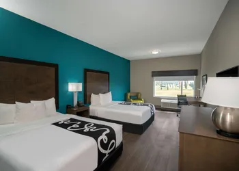 La Quinta Inn & Suites by Wyndham West Memphis hotel thumbnail 6
