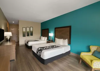 La Quinta Inn & Suites by Wyndham West Memphis hotel thumbnail 7