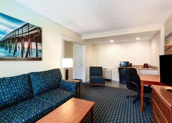 Ramada by Wyndham Virginia Beach hotel thumbnail 8
