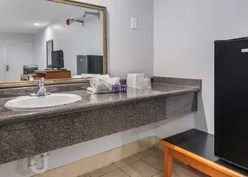 Knights Inn North Richland Hills hotel thumbnail 8