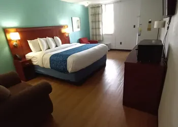 Travelodge by Wyndham Petersburg hotel thumbnail 3
