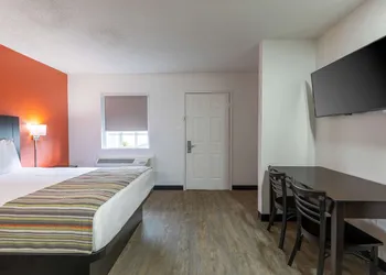 Suburban Studios Spartanburg - I-26 hotel thumbnail 8